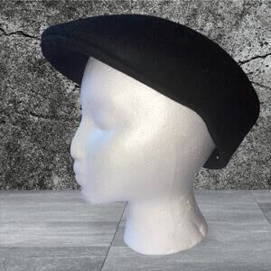 TLS Black beret 100 percent wool Size Large EUC